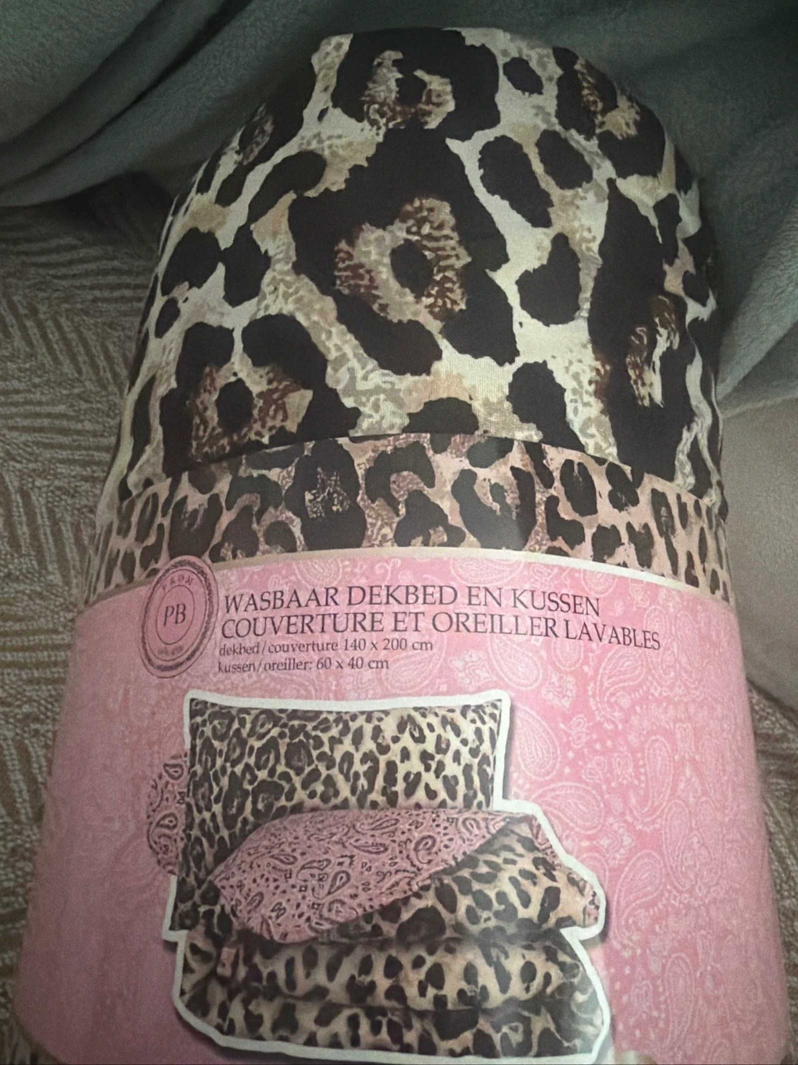 Washable duvet and pillow set